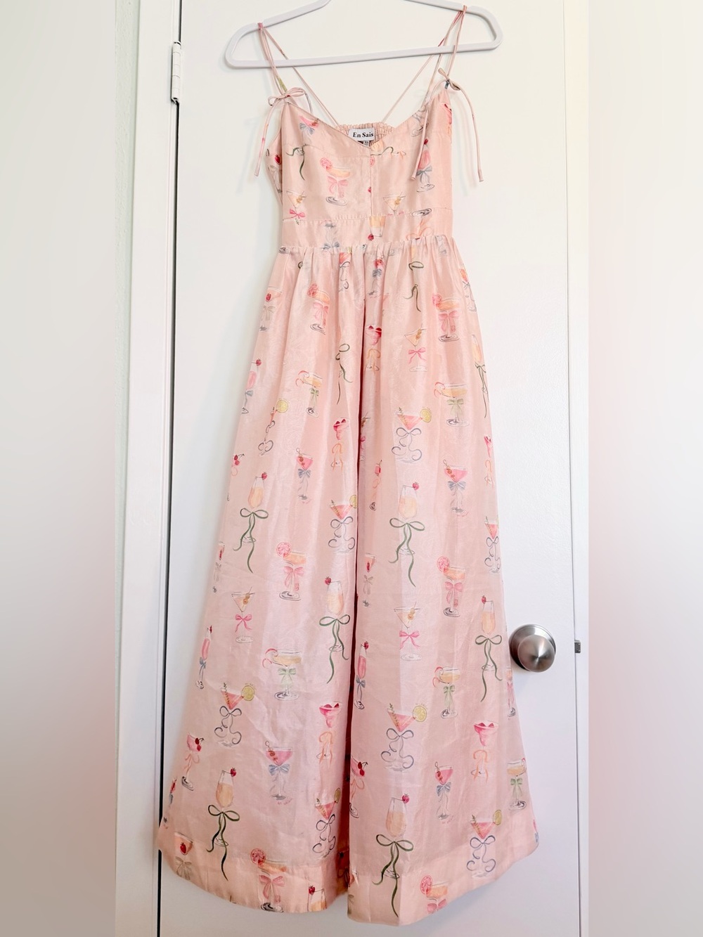 NWOT En Saison TikTok Viral Cocktail Print Satin Maxi Dress
